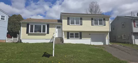 29 Roberta Dr, Middletown, CT 06457