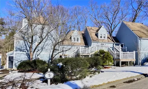 511 Old Pond Ln #511, Norwich, CT 06360