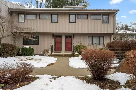9 Intown Ter #9, Middletown, CT 06457