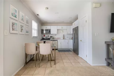 128 Carriage Path S #128, Milford, CT 06460