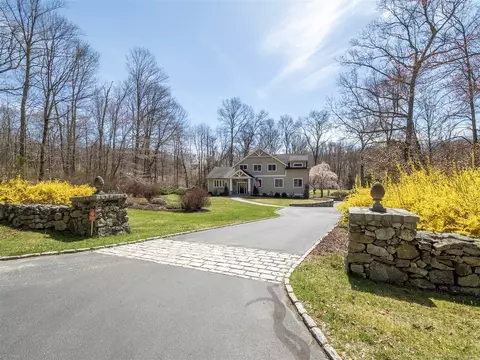 99 Twin Oak Ln, Wilton, CT 06897