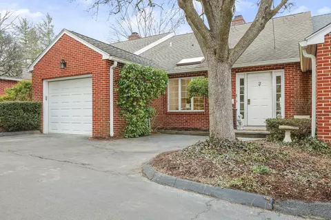 109 Forest St #2, New Canaan, CT 06840