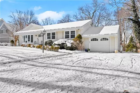 97 Short Hill Ln, Fairfield, CT 06824