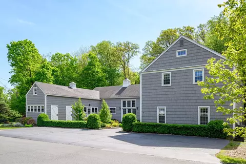 53 Taunton Hill Rd, Newtown, CT 06470