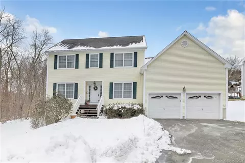 6 Castlewood Dr #6, Monroe, CT 06468