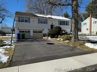 5 Nolan Dr, Bloomfield, CT 06002
