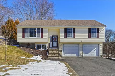 51 Sentinel Hill Rd, Derby, CT 06418