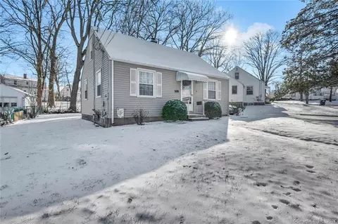 55 Yale Acres Rd, Meriden, CT 06450