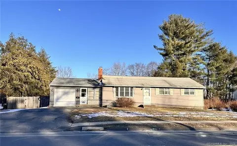 77 Raffia Rd, Enfield, CT 06082