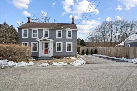 10 Grosvenor Pl, Norwich, CT 06360