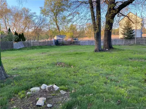 36 Camden St, Fairfield, CT 06825