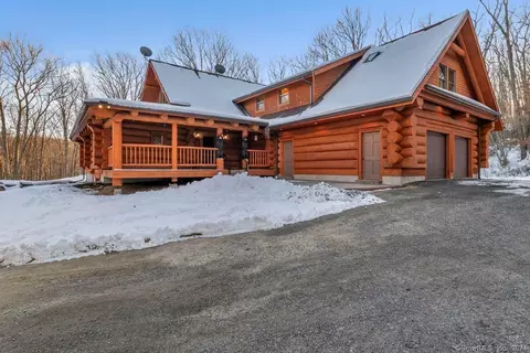 60 Paine Rd, Pomfret, CT 06259