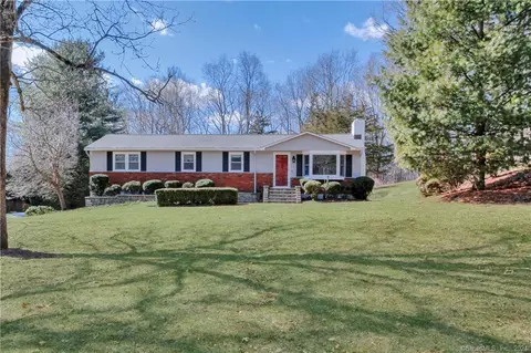 205 Shrub Oak Ln, Fairfield, CT 06824