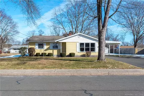 240 Green Manor Rd, Enfield, CT 06082