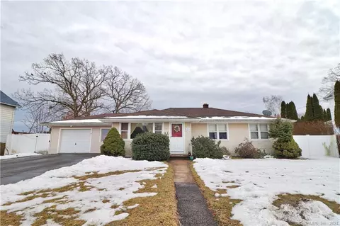 61 Anderson Ave, Waterbury, CT 06708