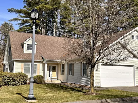 15 Cherry Tree Ln #15, Avon, CT 06001