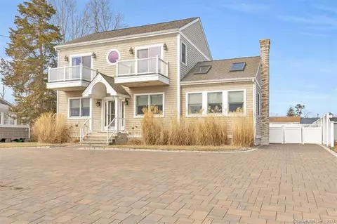 10 Lynne Ave, Westbrook, CT 06498
