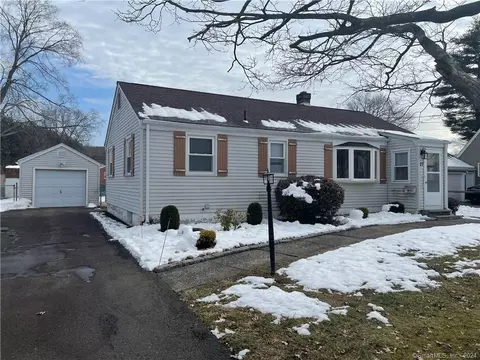 27 Lyondale Rd, Newington, CT 06111