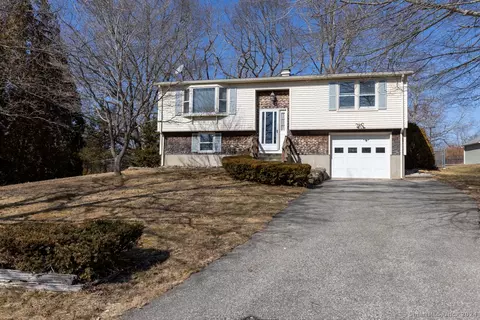 127 Lamphere Rd, Groton, CT 06355