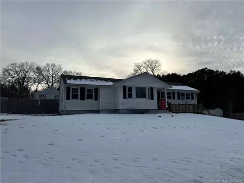 69 Fowler Dr, Montville, CT 06382