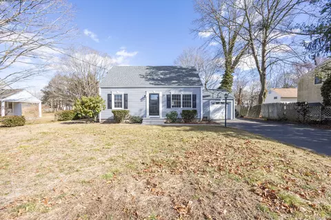 239 Maple Ave, North Haven, CT 06473