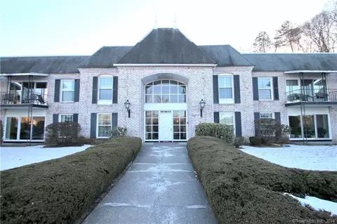 324 Russell Rd #201, Westfield, MA 01085
