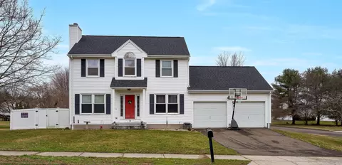 18 Baldwin Dr, Middletown, CT 06457