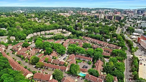 2289 Bedford St #E5, Stamford, CT 06905