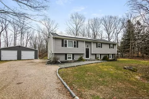 1580 Bartholomew Rd, Middletown, CT 06457