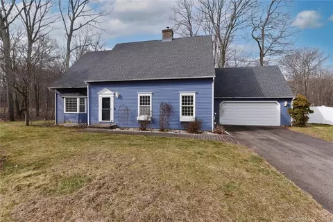 27 N Maple St, East Hampton, CT 06424