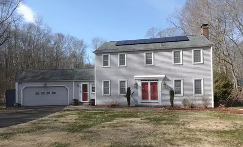 32 Grace Ln, Portland, CT 06480