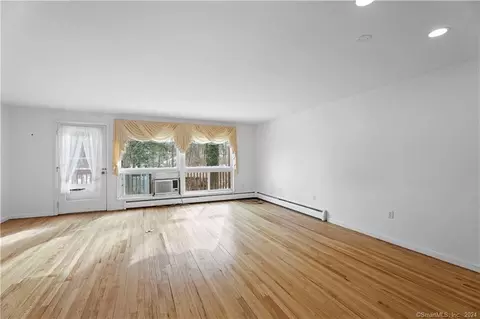 72 Worth Ave #72, Hamden, CT 06518