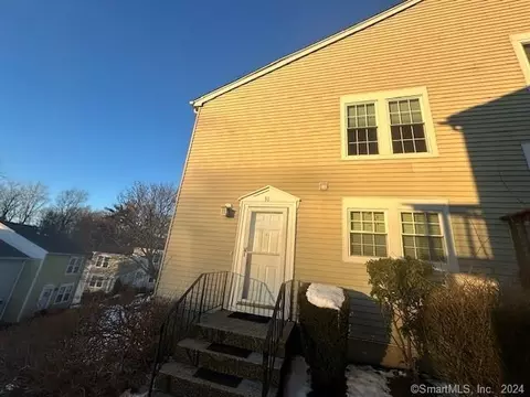 97 Park Ave #31, Danbury, CT 06810