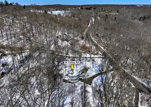 54 Valley Rd, Bethany, CT 06524