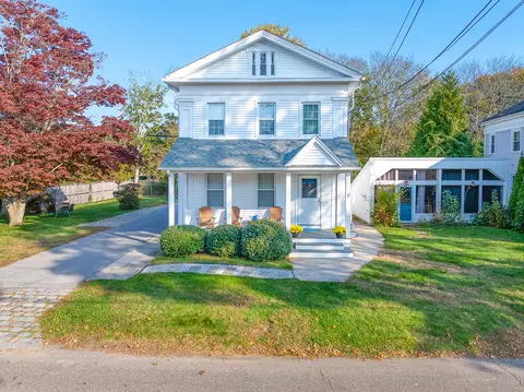 7 Broadway Ave, Stonington, CT 06355