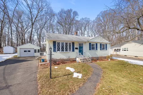 154 Lawncrest Dr, Southington, CT 06489