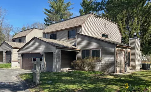 24 Maple Ln #24, Avon, CT 06001