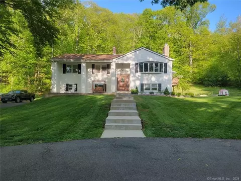 1200 Arbutus St, Middletown, CT 06457