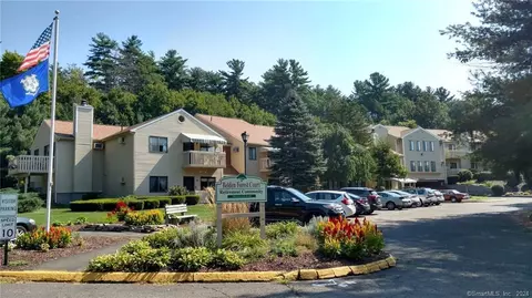 40 Firetown Rd #13, Simsbury, CT 06070