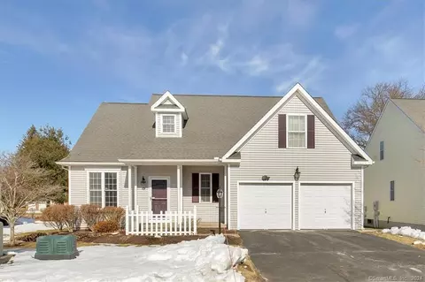79 Phillips Farm Rd #79, East Hartford, CT 06118