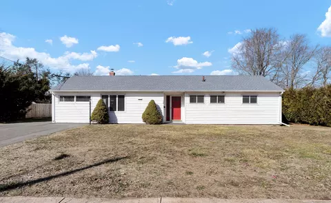 74 Greenwood Rd, Windsor Locks, CT 06096