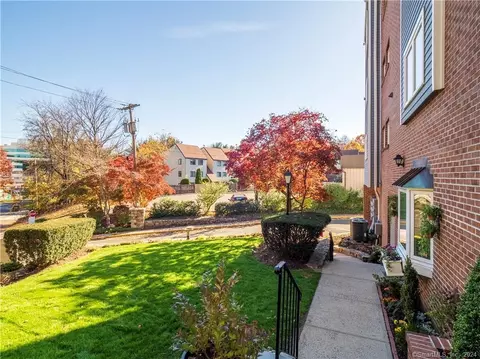 7 Seir Hill Rd #19, Norwalk, CT 06850