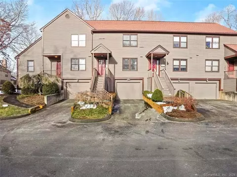 15 Rolling Ridge Rd #15, Monroe, CT 06468