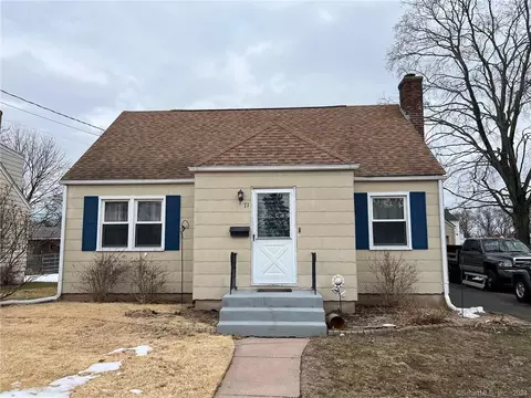 71 Linnmore Dr, Manchester, CT 06040