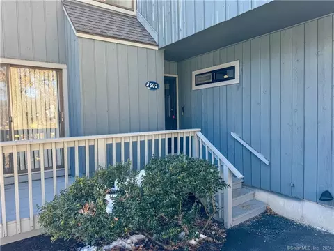 502 Plymouth Colony #502, Branford, CT 06405