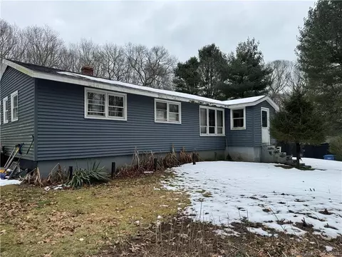 105 Phillips Ave, Groton, CT 06340