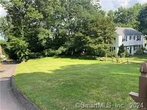 33 Brightwood Ln, West Hartford, CT 06110