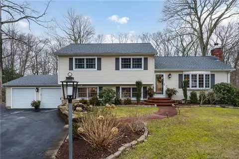 545 Nortontown Rd, Guilford, CT 06437