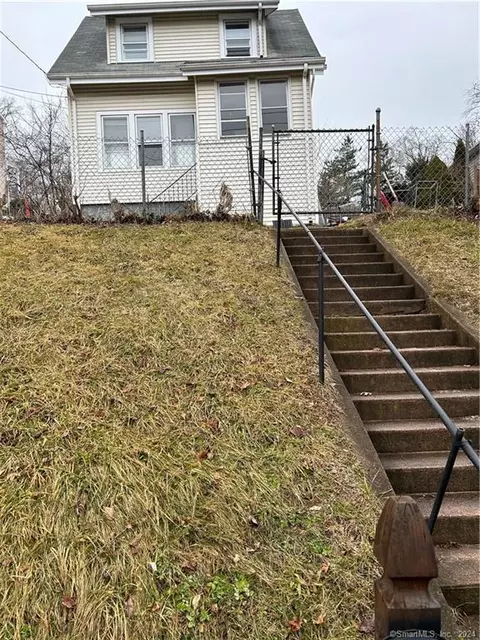 124 1st Ave, New Haven, CT 06513