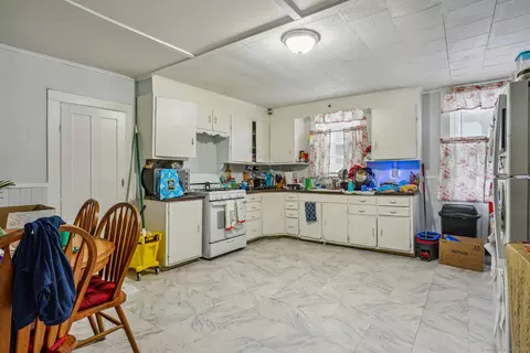 158 Prospect St, Norwich, CT 06360
